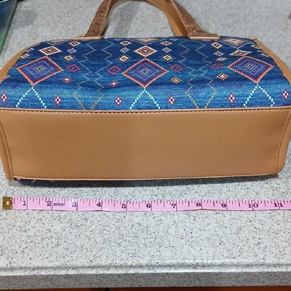 NWT!!! Elegant Blue and Brown Geometric Tote Bag - Picture 3 of 10